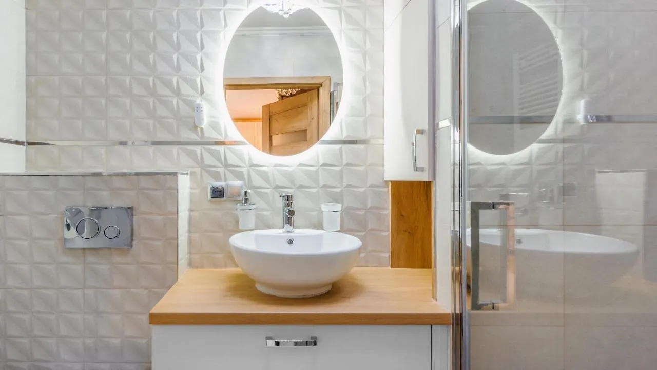 Apartament Z 1 Sypialnia Retro Deluxe 60 F Perlowa Przystan - Holiday City Kolobrzeg 0*,  Poland